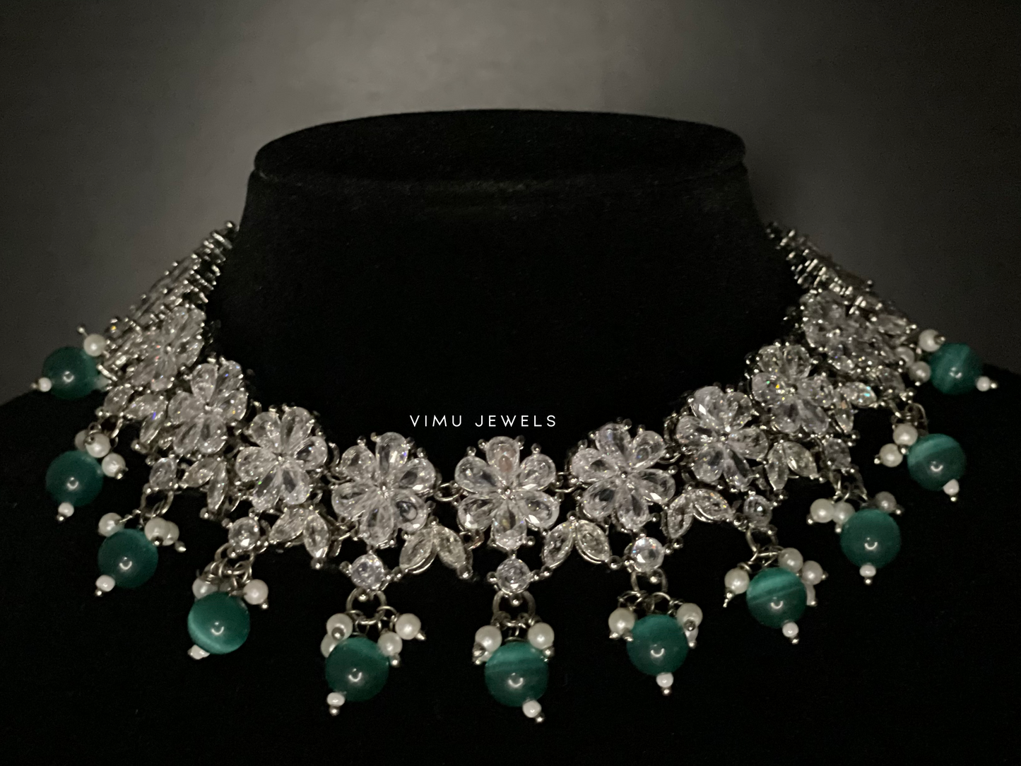 Neela Set