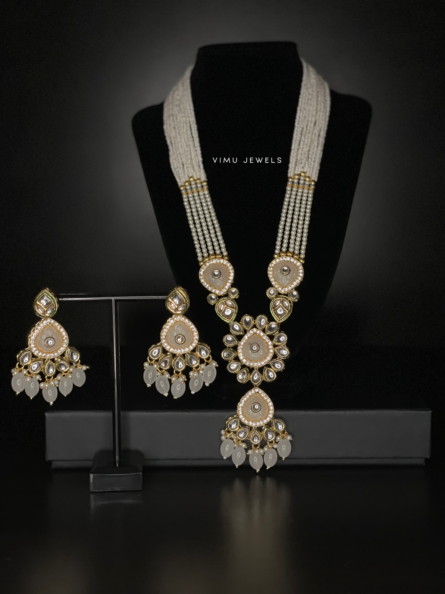 Safed Set